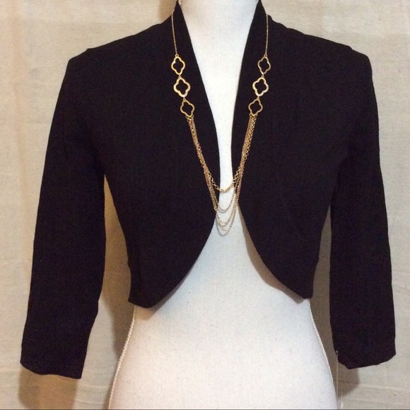 Nina Leonard Sweaters - 🔥3/$15 or 6/$25🔥Nina Leonard Shrug Cardigan